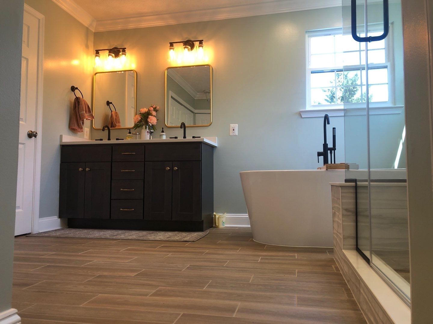 Lighting trends in Pasadena bathroom remodeling